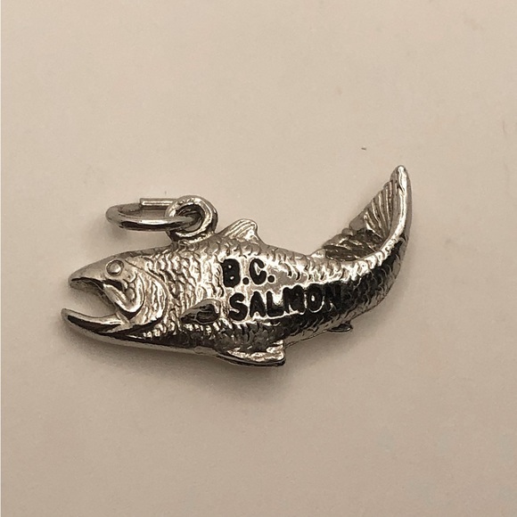 Vtg Sterling Silver BC Salmon Fish Charm Bracelet Charm / Mini Pendant .6” - Picture 1 of 4